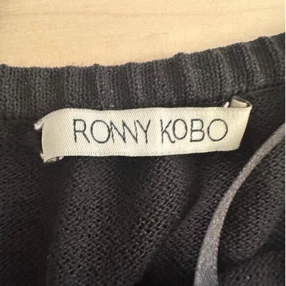 Ronny Kobo Elegant black midi skirt with a ruched lace-like fabric - Picture 4 of 7